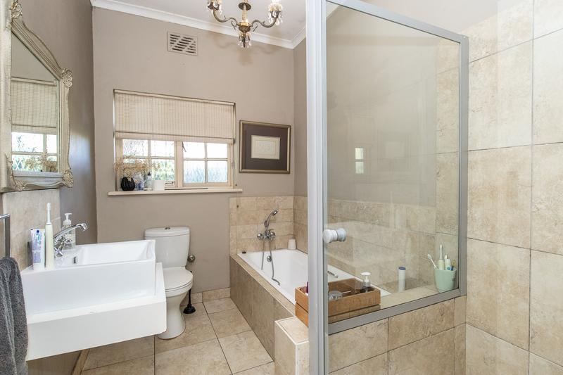 4 Bedroom Property for Sale in Constantia Western Cape